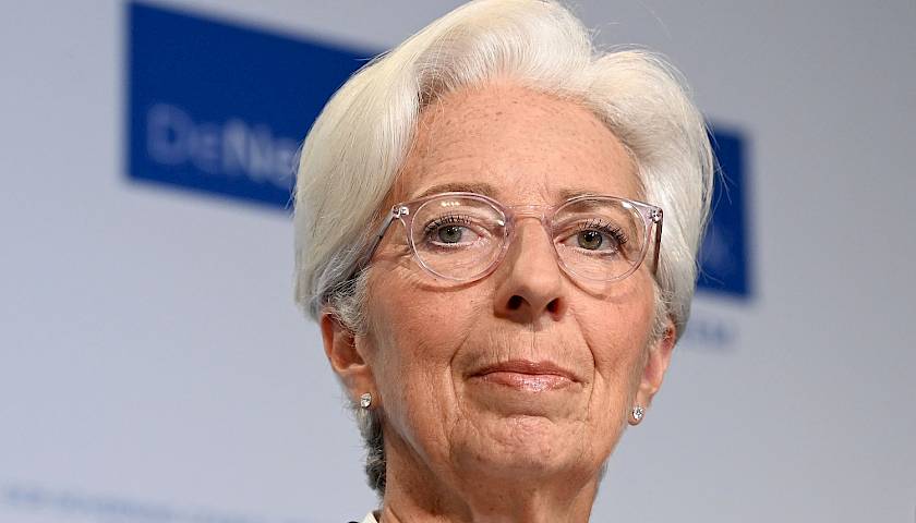 ECB nepakeitė bazinių palūkanų normų, bet pateikė naujas infliacijos ir BVP prognozes