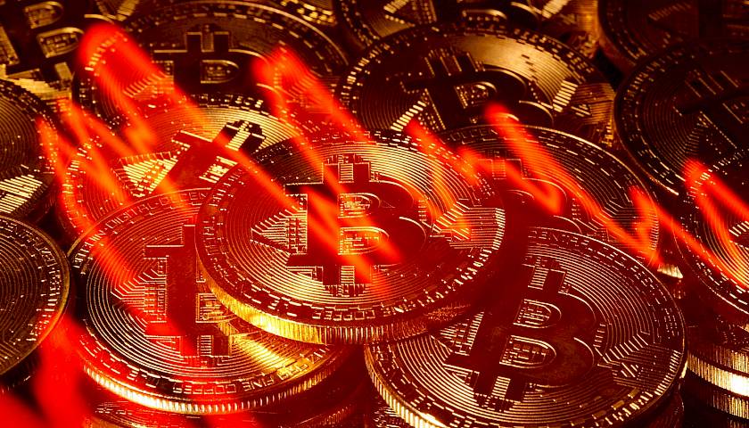 Šiemet bitkoinas prarado 50% savo vertės: ką reikia žinoti