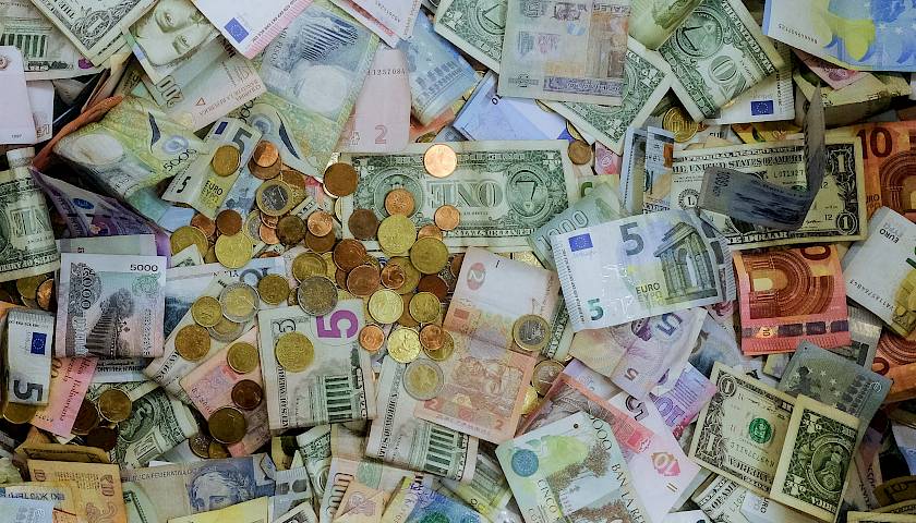 Multimilijonierių gretos plečiasi ne tik Lietuvoje