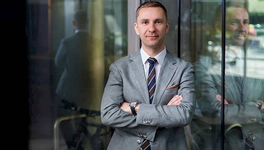 Kaip smulkiesiems investuoti išvien su profesionalais?