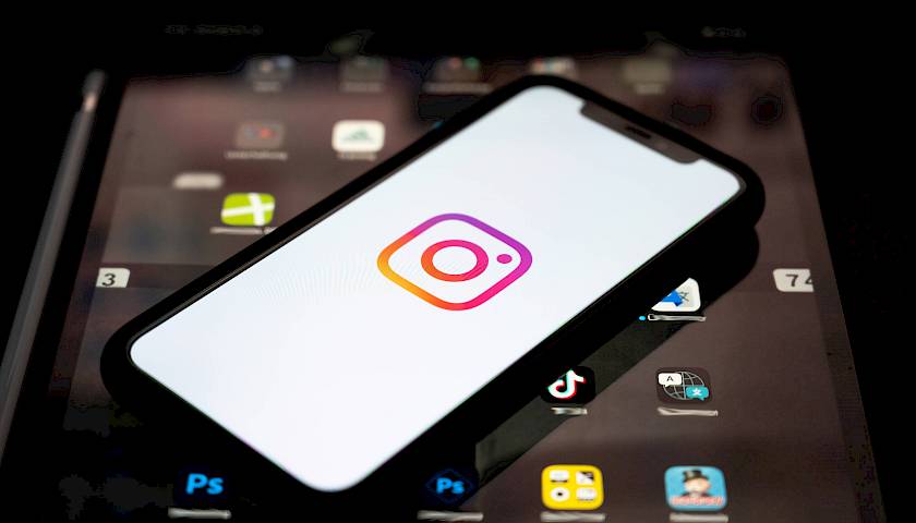 Kaip valdyti finansus klausia konsultantų, artimųjų, įtakos turi ir influenceriai