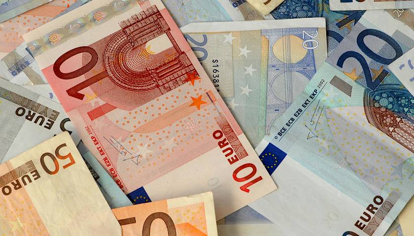 Milijonas: kaip jį sukaupti iki 18-os arba iki pensijos