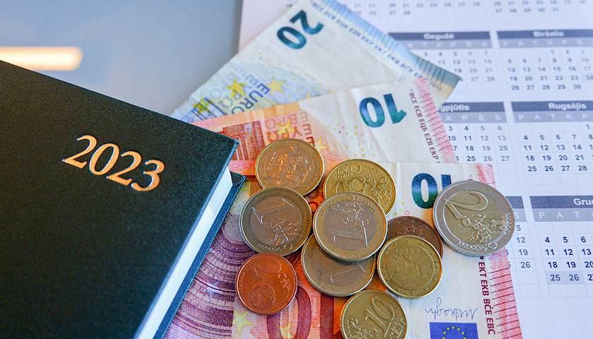 Bankai kovoja dėl indėlininkų pinigų: palūkanos perkopė 4%