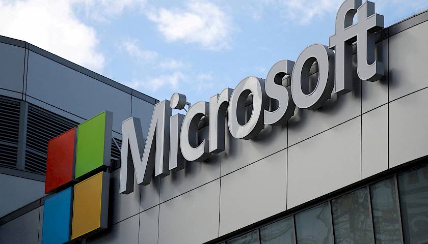 Dėl „Windows“ paklausos vangumo, „Microsoft“ akcijos pajudėjo žemyn