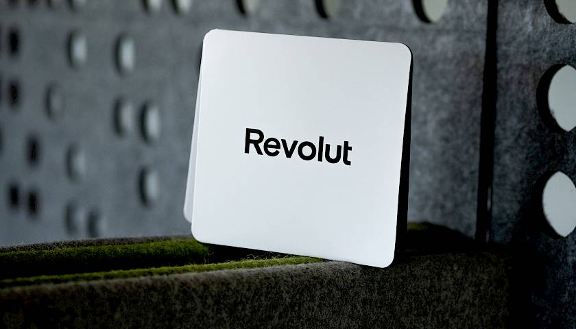 „Revolut“ pristatė bet kada pasiekiamų santaupų sąskaitą