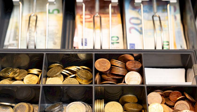 Baltijos birža: investuotojai ir analitikai nepraranda tikėjimo flagmanės 7% dividendais