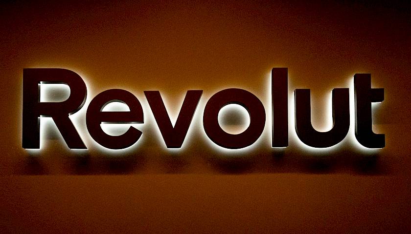 Jauniausių lietuvių portfelis „Revolut“ siekia 780 Eur, vyresnių – kelis tūkstančius