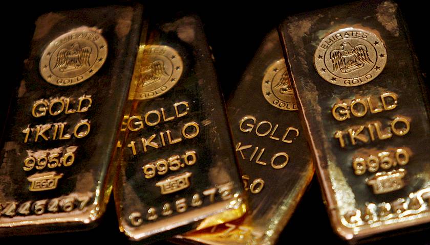 „Goldman Sachs“ tikisi, kad auksas šiemet toliau brangs