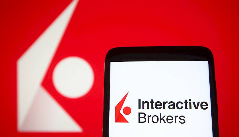 Investavimas į ETF per „Interactive Brokers“ ir „Trading 212“: asmeninės patirtys