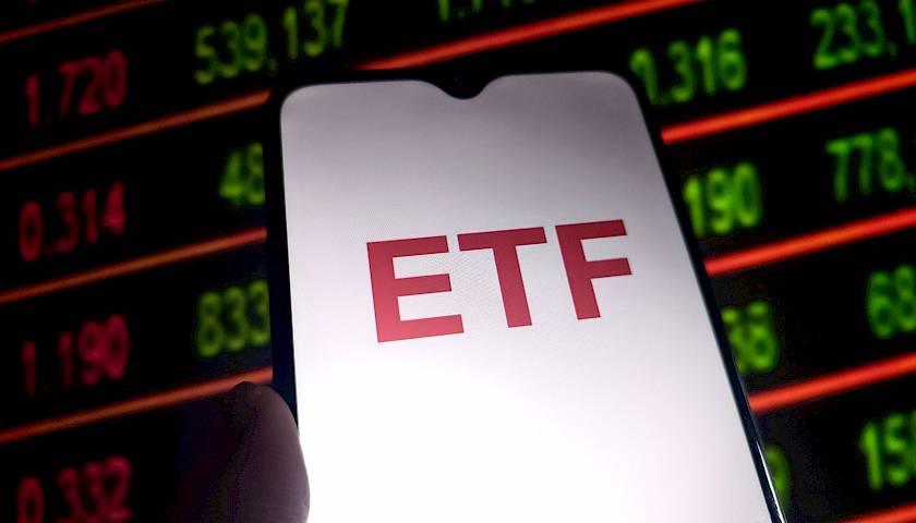 ETF – daugelio investuotojų portfeliuose: ką renkasi, kodėl mažomis sumomis pirkti gali būti klaida