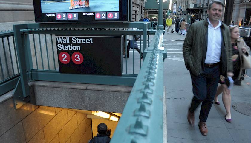 Volstrito investuotojai prognozuoja 1999 m. laikus menantį JAV akcijų proveržį