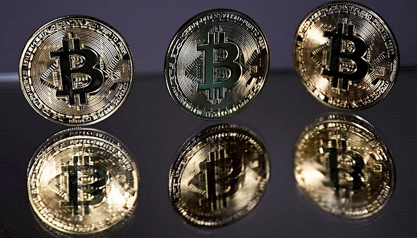 Analitikai bitkoinui prognozuoja dugną